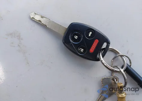 2008 Honda Accord 2.4 Lx z USA, uszkodzony, nr VIN 1HGCP26368A010951